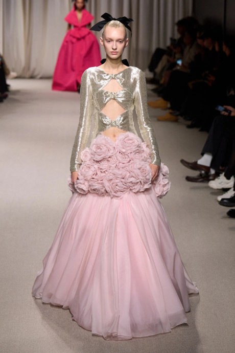 Коллекция Giambattista Valli Spring 2024 Couture