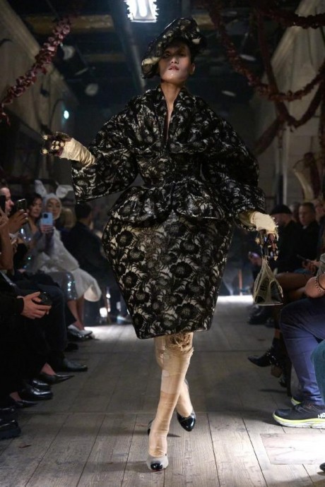 Коллекция Maison Margiela Haute Couture Весна-Лето 2024 Коллекция Maison Margiela Haute Couture Весна-Лето 2024