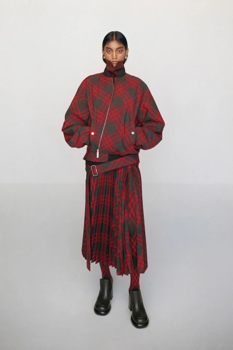 Коллекция Burberry Pre-Fall 2024