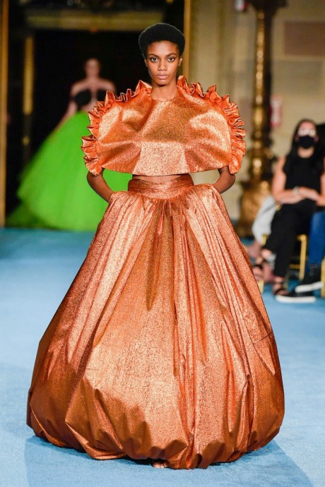 Коллекция Christian Siriano Ready-To-Wear Весна-Лето 2022