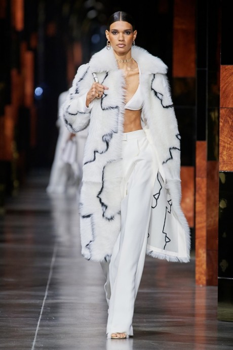 Коллекция Fendi Ready-To-Wear Весна-Лето 2022