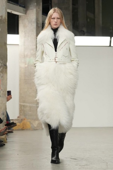 Коллекция Gabriela Hearst Ready-To-Wear Осень-Зима 2025-2026 Коллекция Gabriela Hearst Ready-To-Wear Осень-Зима 2025-2026
