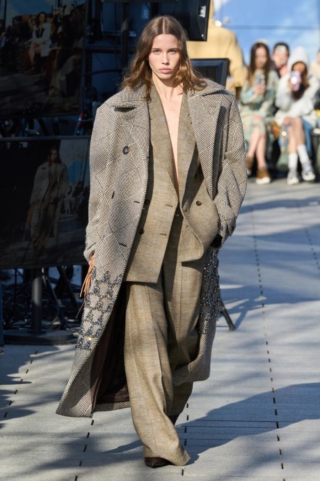 Обзор коллекции Stella McCartney Fall 2024 Ready-to-Wear Обзор коллекции Stella McCartney Fall 2024 Ready-to-Wear