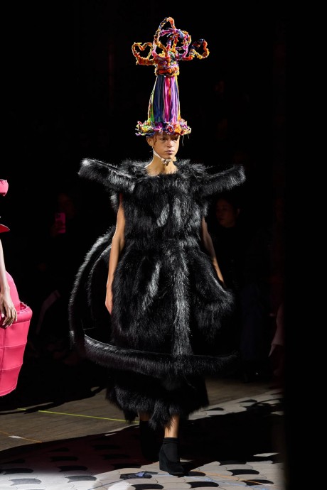 Осенняя коллекция Comme des Garçons 2023 ready-to-wear