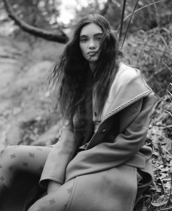 Холли Браун (Holly Brown) украсила страницы L’Officiel Singapore Холли Браун (Holly Brown) украсила страницы L’Officiel Singapore