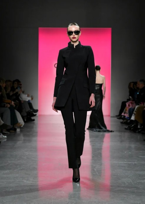 Коллекция Chiara Boni La Petite Robe Ready-To-Wear Осень-Зима 2023 Коллекция Chiara Boni La Petite Robe Ready-To-Wear Осень-Зима 2023