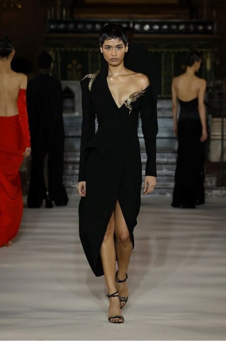 Коллекция Gaurav Gupta Couture Spring/Summer 2024 Paris Коллекция Gaurav Gupta Couture Spring/Summer 2024 Paris