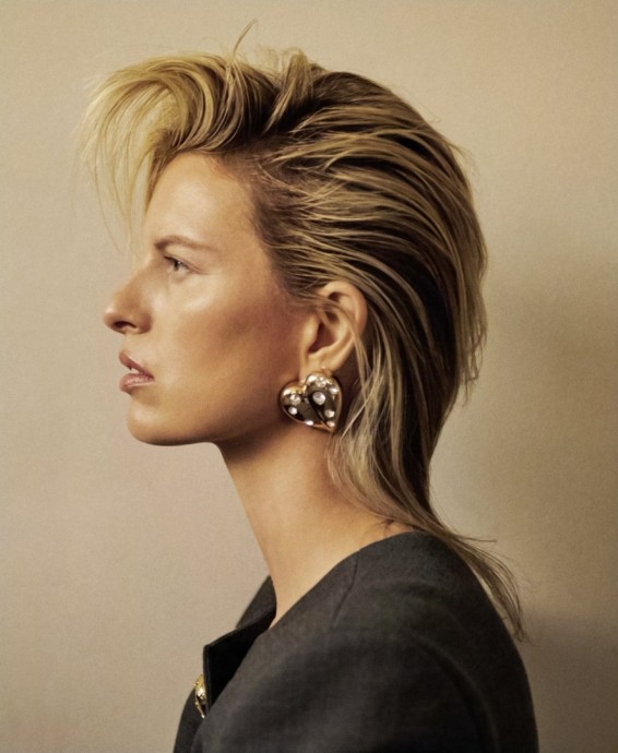 Каролина Куркова для сентябрьского ELLE Чехия 2024