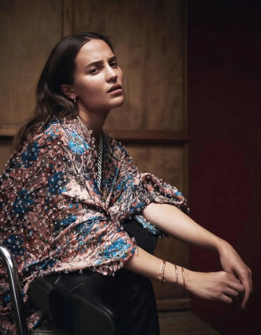 Алисия Викандер (Alicia Vikander) в фотосессии для журнала Madame Figaro (2023)