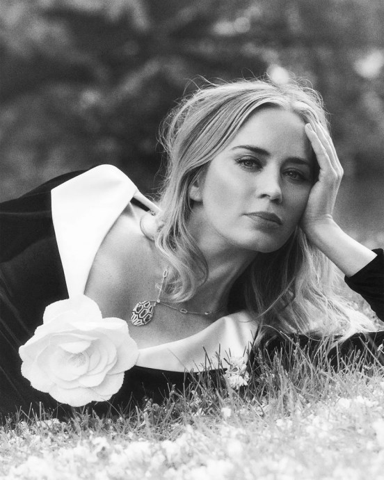 Эмили Блант (Emily Blunt) в фотосессии для журнала Harper’s Bazaar UK (2023) Эмили Блант (Emily Blunt) в фотосессии для журнала Harper’s Bazaar UK (2023)