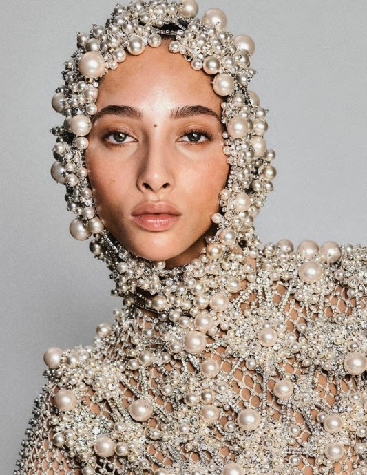 Ясмин Вейналдум (Yasmin Wijnaldum) появилась на страницах августовского выпуска Vogue Germany Ясмин Вейналдум (Yasmin Wijnaldum) появилась на страницах августовского выпуска Vogue Germany