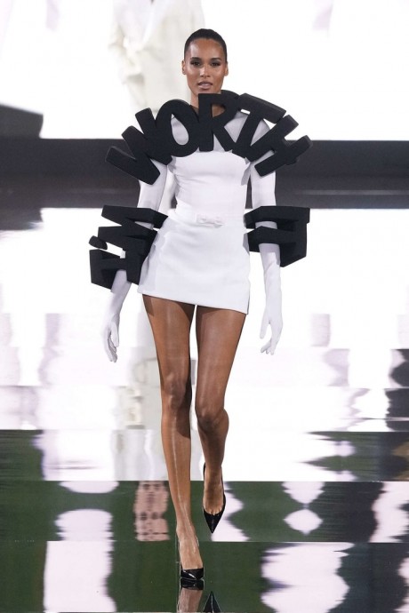 Коллекция L'Oréal Paris Ready-To-Wear Весна-Лето 2024 Коллекция L'Oréal Paris Ready-To-Wear Весна-Лето 2024