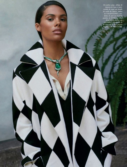 Тина Кунаки (Tina Kunakey) в фотосессии для журнала Harper’s Bazaar Spain Тина Кунаки (Tina Kunakey) в фотосессии для журнала Harper’s Bazaar Spain