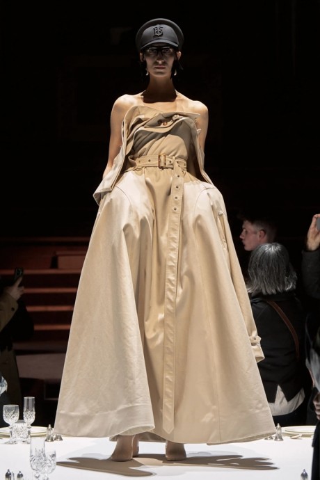 Коллекция Burberry Ready-To-Wear Осень-Зима 2022/2023 Коллекция Burberry Ready-To-Wear Осень-Зима 2022/2023