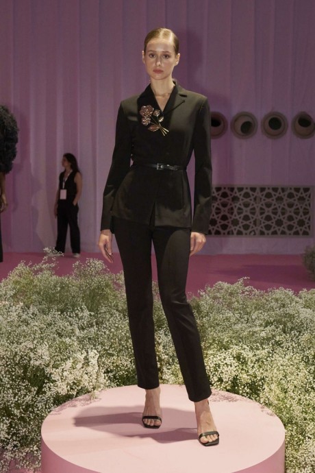 Коллекция Carolina Herrera Ready-To-Wear Весна-Лето 2024 Коллекция Carolina Herrera Ready-To-Wear Весна-Лето 2024