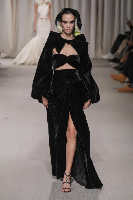 Коллекция Giambattista Valli Haute Couture Весна-Лето 2024 Коллекция Giambattista Valli Haute Couture Весна-Лето 2024