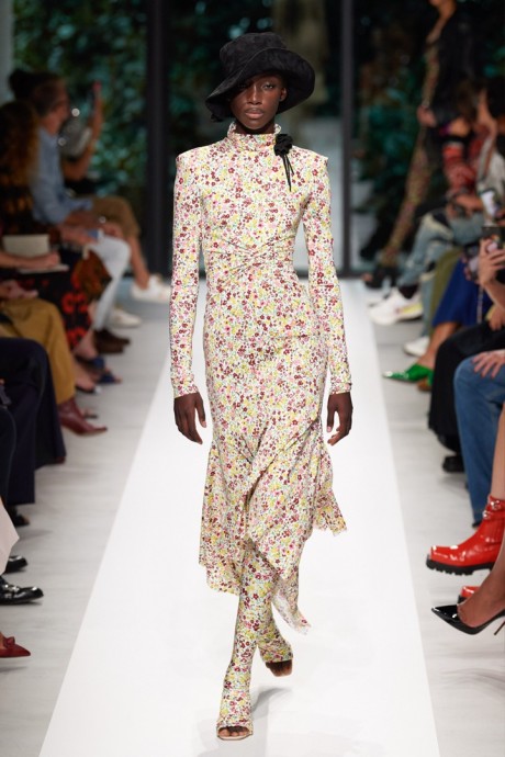 Коллекция Philosophy di Lorenzo Serafini Ready-To-Wear Весна-Лето 2022 Коллекция Philosophy di Lorenzo Serafini Ready-To-Wear Весна-Лето 2022
