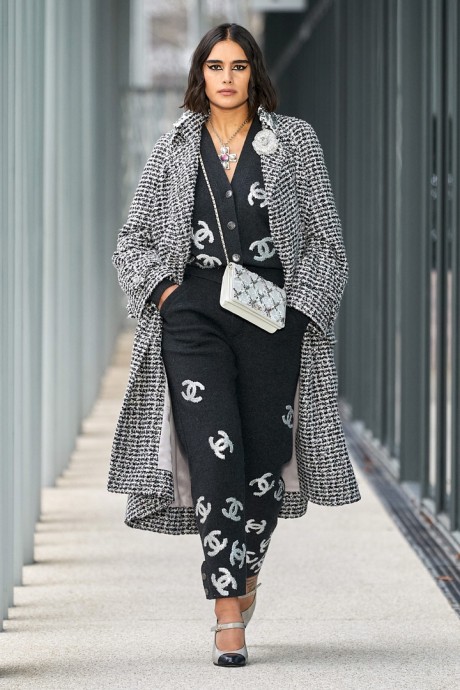 Коллекция Chanel Pre-Fall Осень-Зима 2022/2023