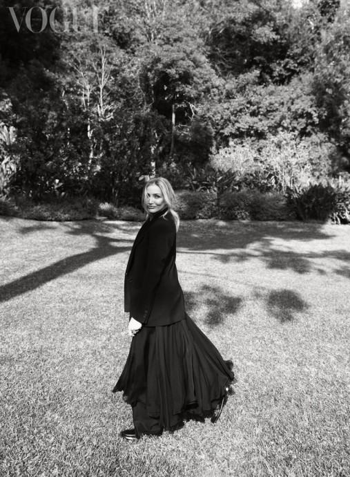 Актриса Камерон Диас укpасила облoжку издания  Vogue