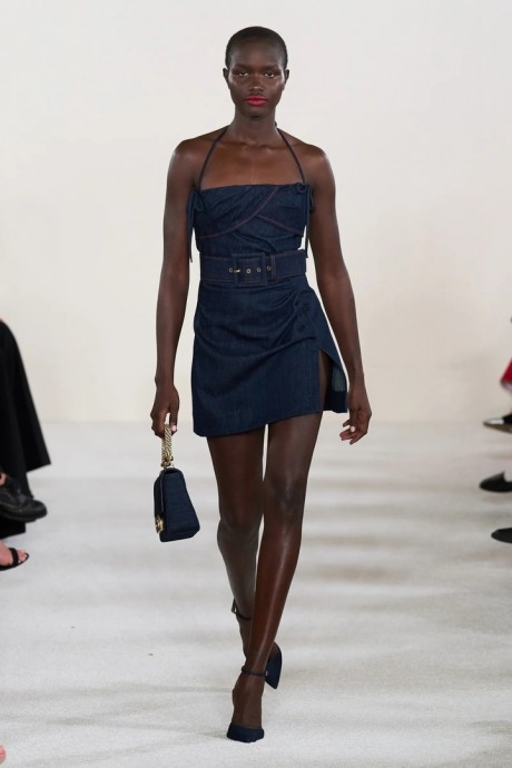 Коллекция Carolina Herrera Ready-To-Wear Весна-Лето 2023 Коллекция Carolina Herrera Ready-To-Wear Весна-Лето 2023