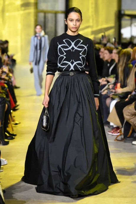 Коллекция Elie Saab Ready-To-Wear Осень-Зима 2023-2024 Коллекция Elie Saab Ready-To-Wear Осень-Зима 2023-2024