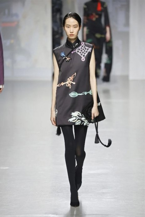 Коллекция Vivienne Tam Ready-To-Wear Fall/Winter 2024 Paris Коллекция Vivienne Tam Ready-To-Wear Fall/Winter 2024 Paris