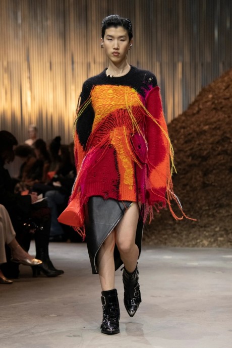 Коллекция Alexander McQueen Ready-To-Wear Осень-Зима 2022/2023 Коллекция Alexander McQueen Ready-To-Wear Осень-Зима 2022/2023