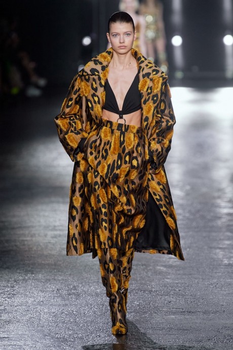 Коллекция Roberto Cavalli Ready-To-Wear Осень-Зима 2022/2023 Коллекция Roberto Cavalli Ready-To-Wear Осень-Зима 2022/2023