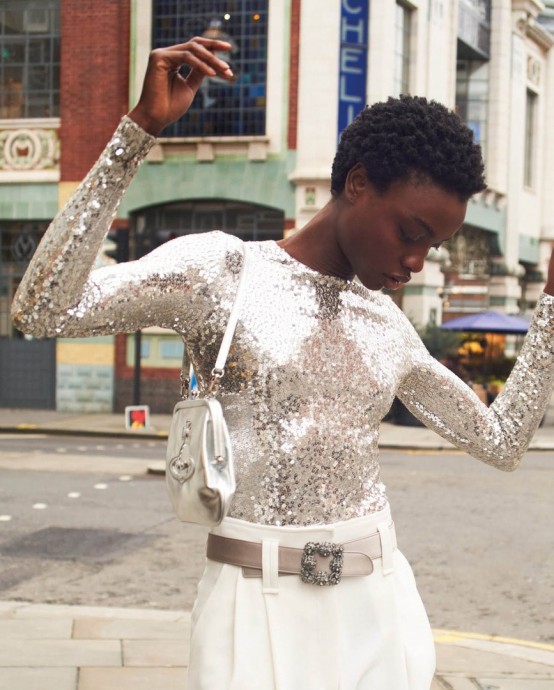 Модель Olamide Ogundele украсила страницы июньского Harper’s Bazaar UK