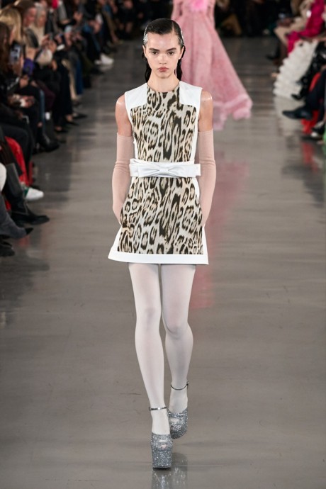 Коллекция Giambattista Valli Ready-To-Wear Осень-Зима 2022/2023 Коллекция Giambattista Valli Ready-To-Wear Осень-Зима 2022/2023