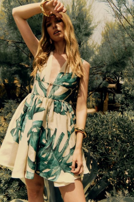 Лукбук Raquel Diniz Resort 2025