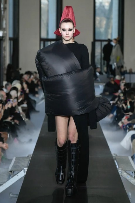 Коллекция Rick Owens Ready-To-Wear Осень-Зима 2023-2024 Коллекция Rick Owens Ready-To-Wear Осень-Зима 2023-2024