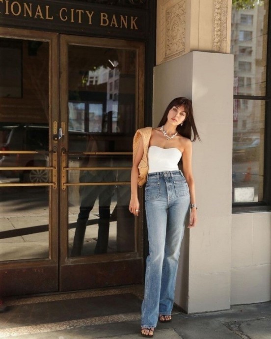Лучшие модели трендовых женских джинсов
