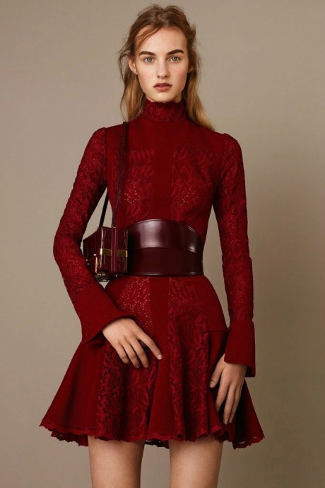 Модели коллекции Alexander McQueen