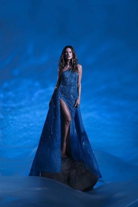 Супермодель Алессандра Амбросио (Alessandra Ambrosio) украсила летний выпуск Numero Russia Супермодель Алессандра Амбросио (Alessandra Ambrosio) украсила летний выпуск Numero Russia