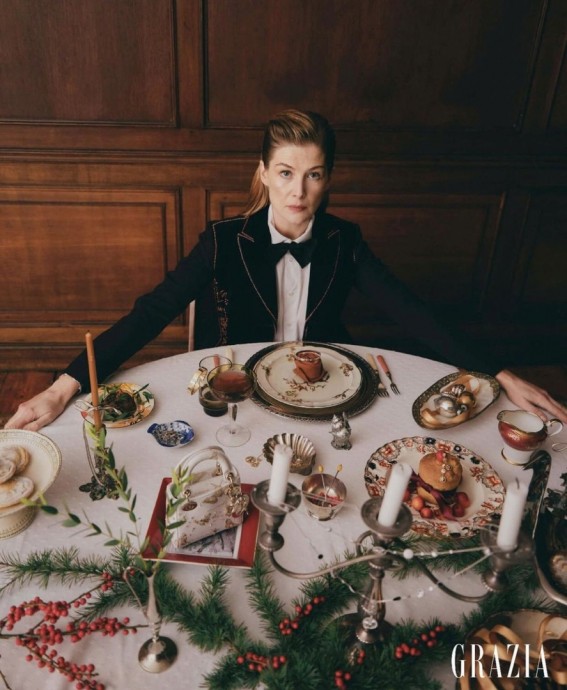 Розамунд Пайк (Rosamund Pike) в фотосессии для журнала Grazia Розамунд Пайк (Rosamund Pike) в фотосессии для журнала Grazia
