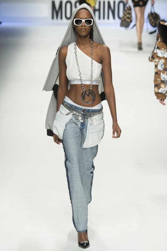 Модели коллекции Moschino Модели коллекции Moschino