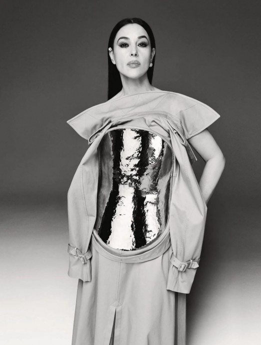 Моника Беллуччи (Monica Bellucci) в фотосессии для журнала Harper’s Bazaar Russia