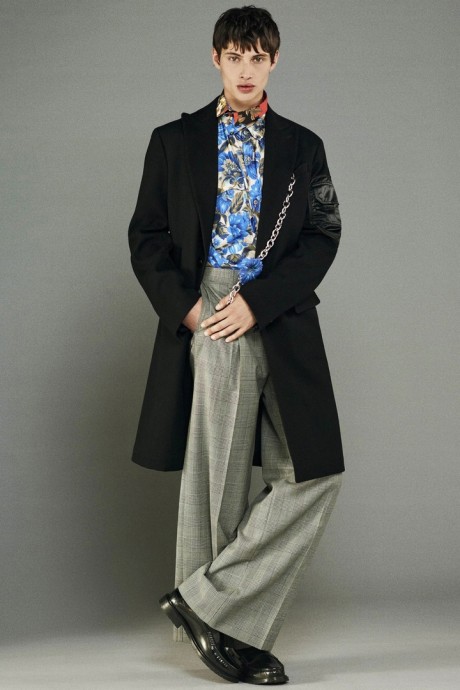 Moschino RESORT 2024 MENSWEAR Moschino RESORT 2024 MENSWEAR