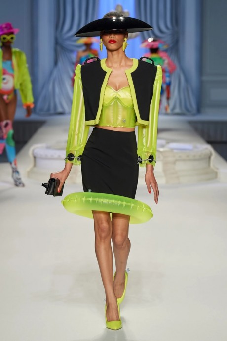 Коллекция Moschino Ready-To-Wear Весна-Лето 2023