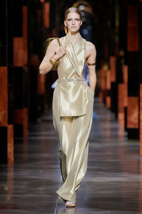 Коллекция Fendi Ready-To-Wear Весна-Лето 2022