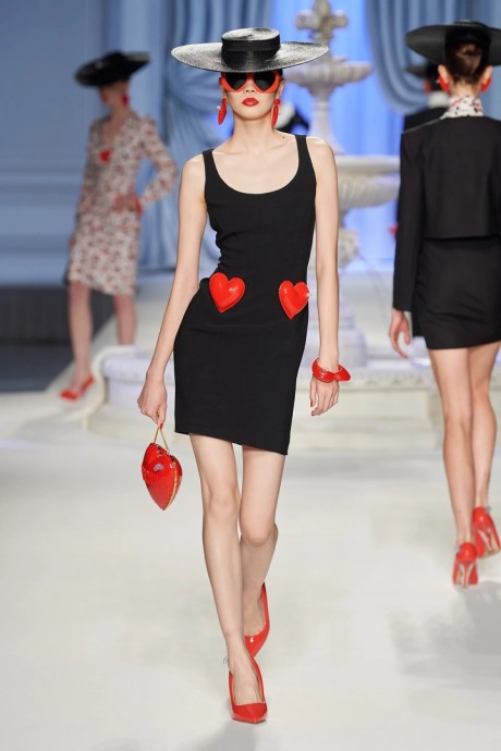 Коллекция Moschino Ready-To-Wear Весна-Лето 2023