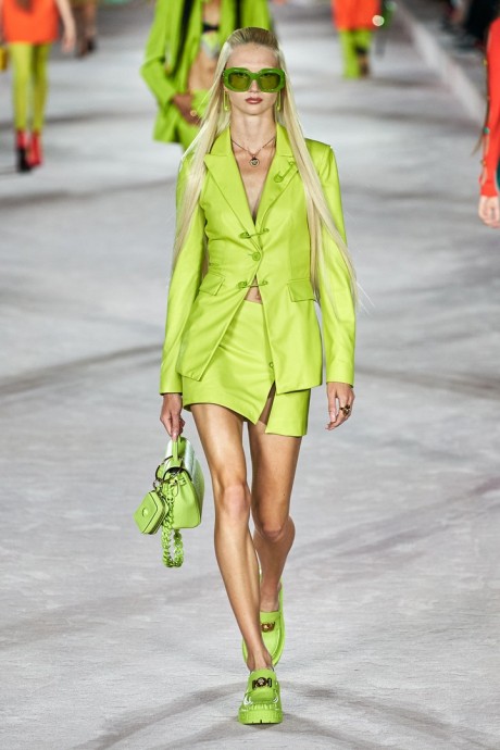 Коллекция Versace Ready-To-Wear Весна-Лето 2022