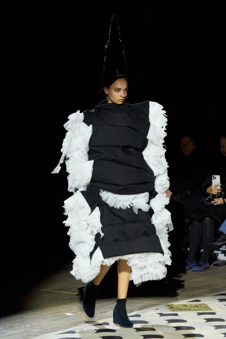 Обзор осенней коллекции Comme des Garçons 2023 ready-to-wear