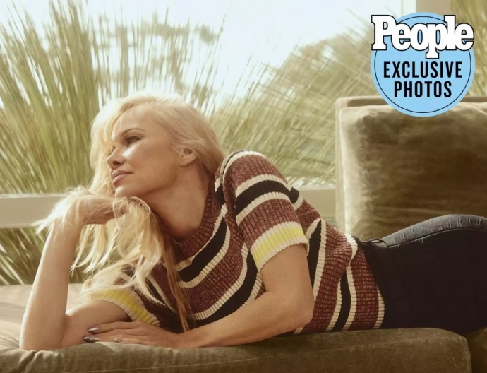 Памела Андерсон (Pamela Anderson) в фотосессии для журнала People (2023)