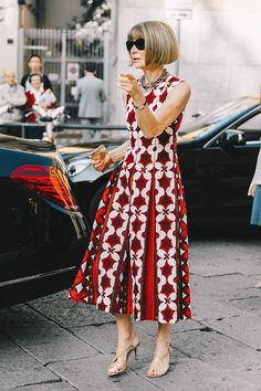 Look! Anna Wintour Look! Anna Wintour
