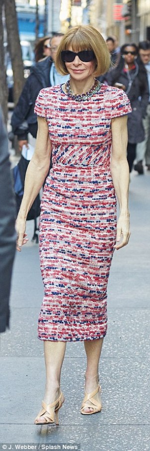 Look! Anna Wintour Look! Anna Wintour