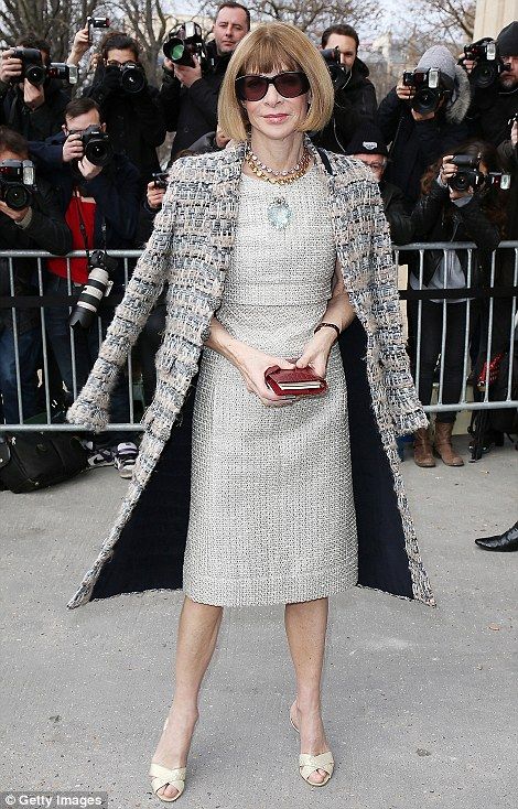 Look! Anna Wintour Look! Anna Wintour