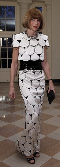 Look! Anna Wintour Look! Anna Wintour
