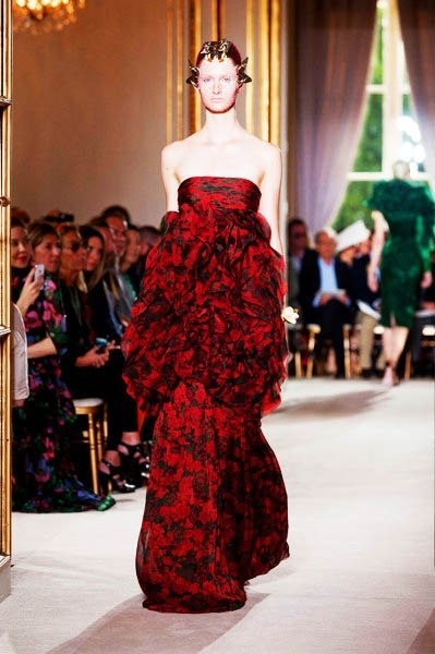 GIAMBATTISTA VALLI Couture Fall 2012. part 1